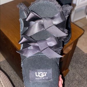 black bailey bow ugg!